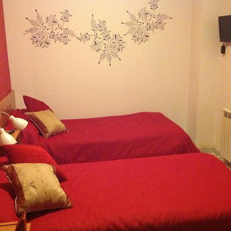 Caces Hostal Neptuno מראה חיצוני תמונה