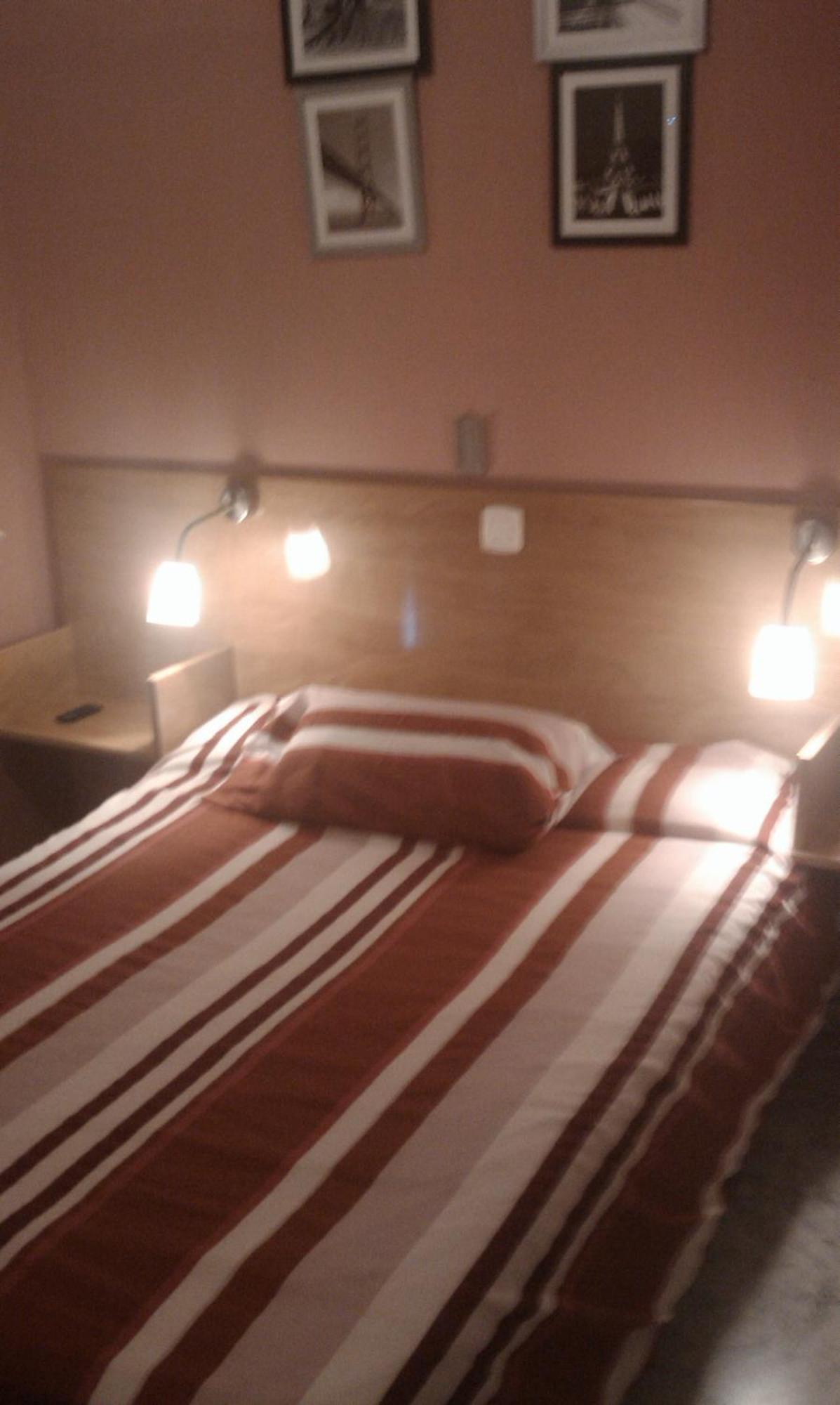 Caces Hostal Neptuno מראה חיצוני תמונה