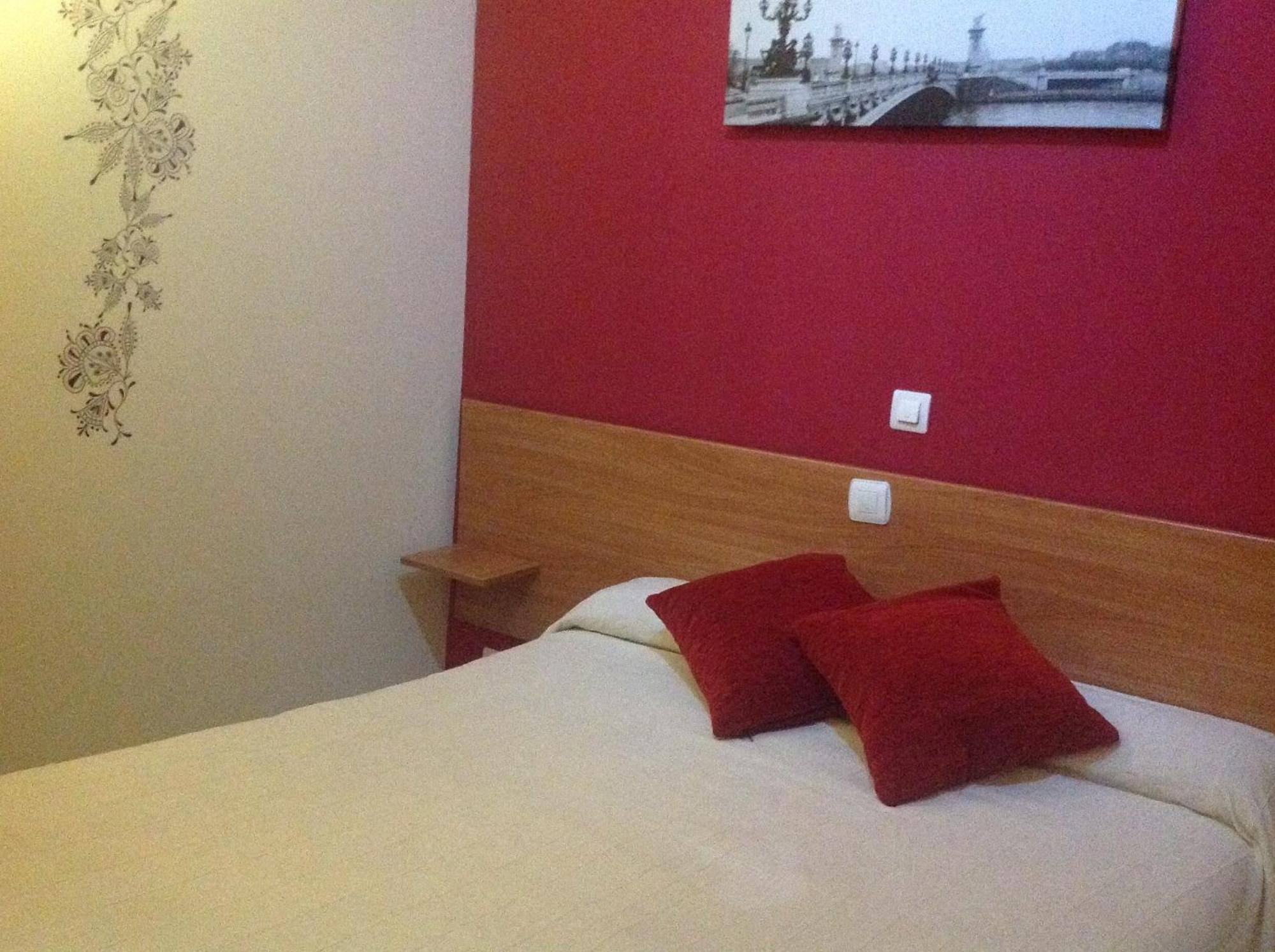 Caces Hostal Neptuno מראה חיצוני תמונה