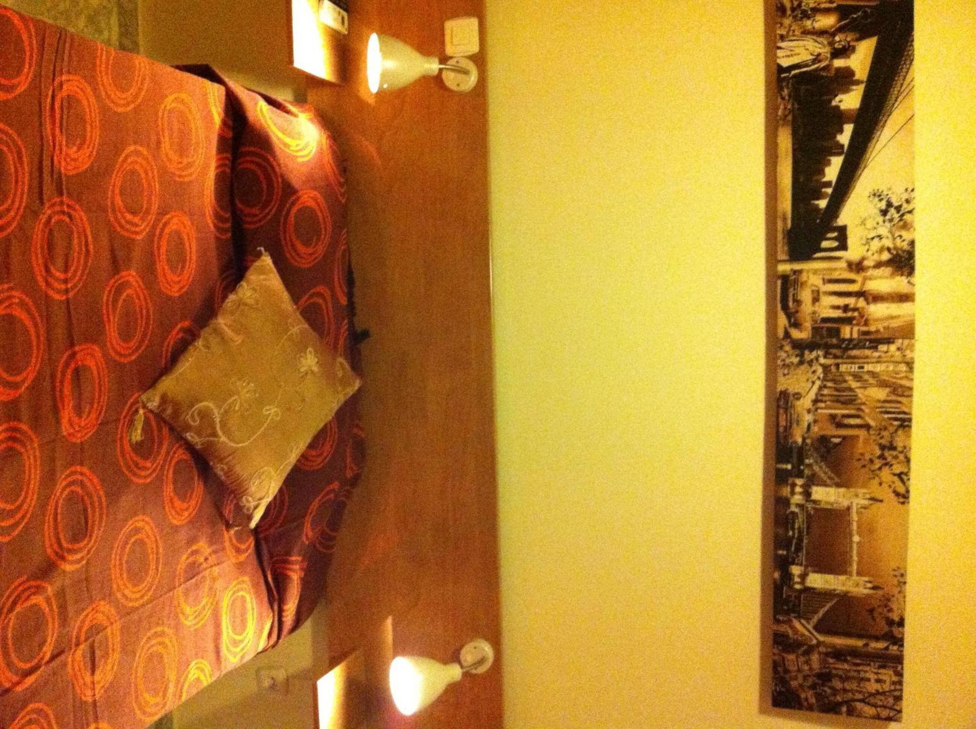 Caces Hostal Neptuno מראה חיצוני תמונה