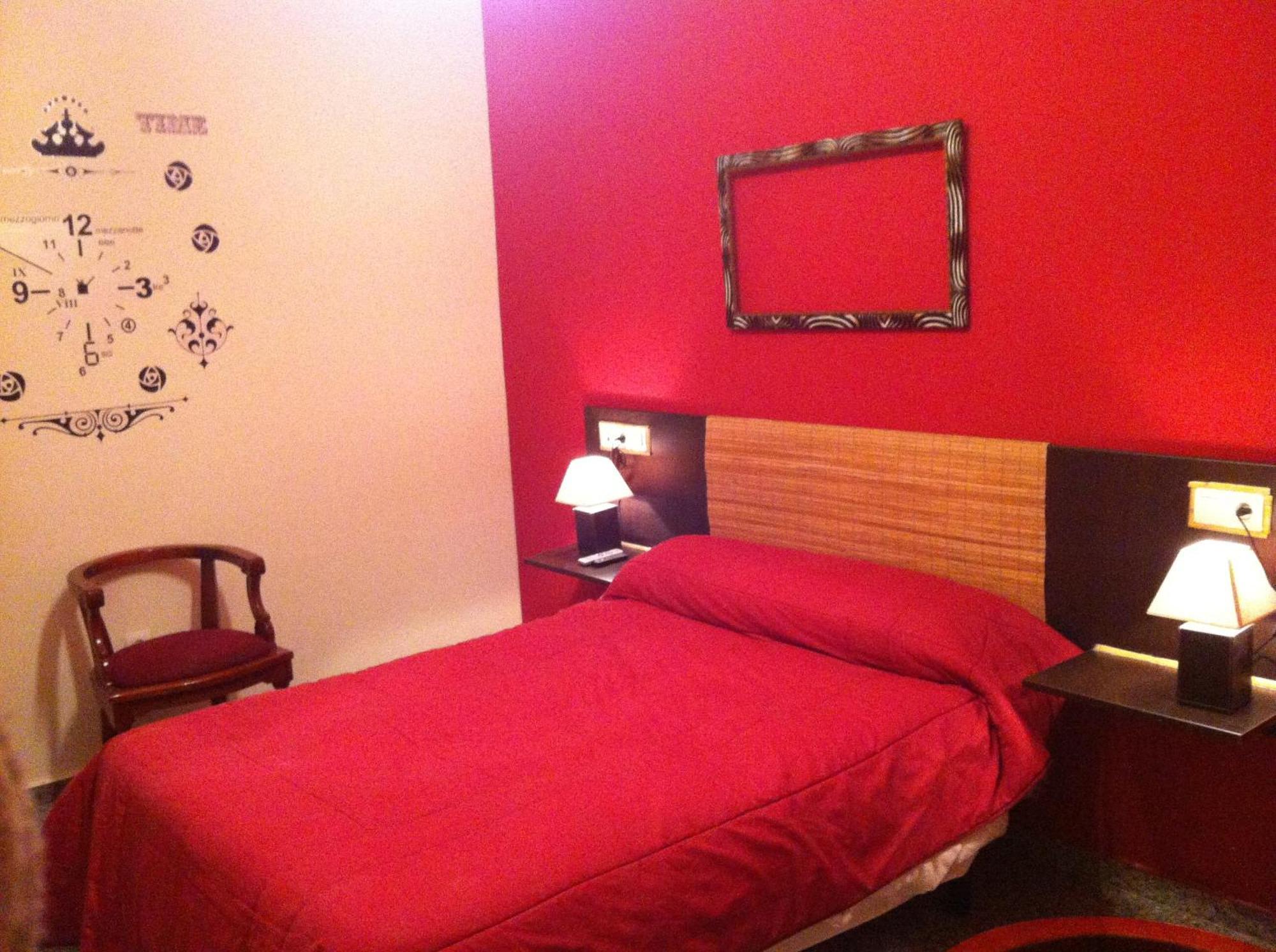 Caces Hostal Neptuno מראה חיצוני תמונה