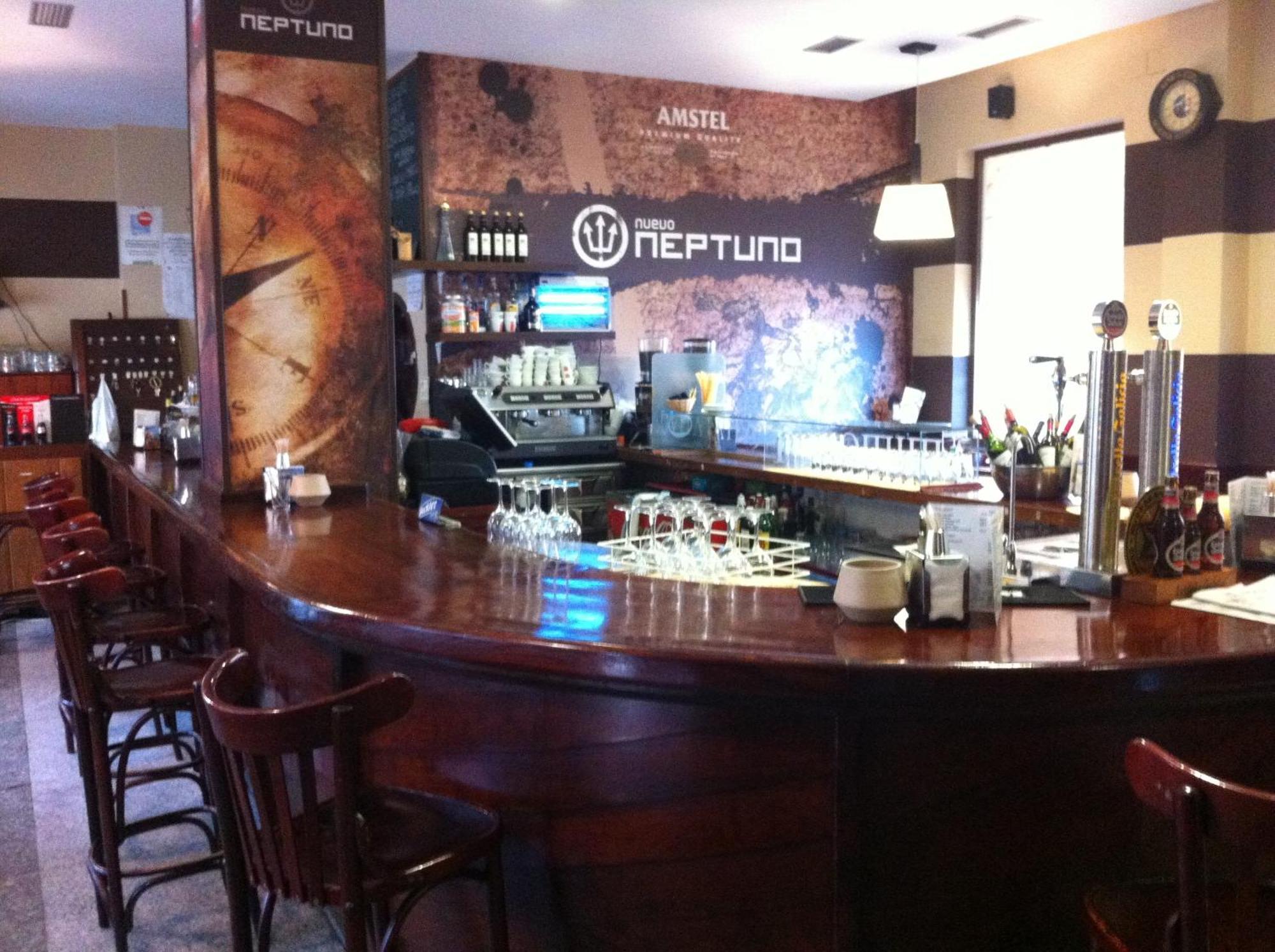 Caces Hostal Neptuno מראה חיצוני תמונה