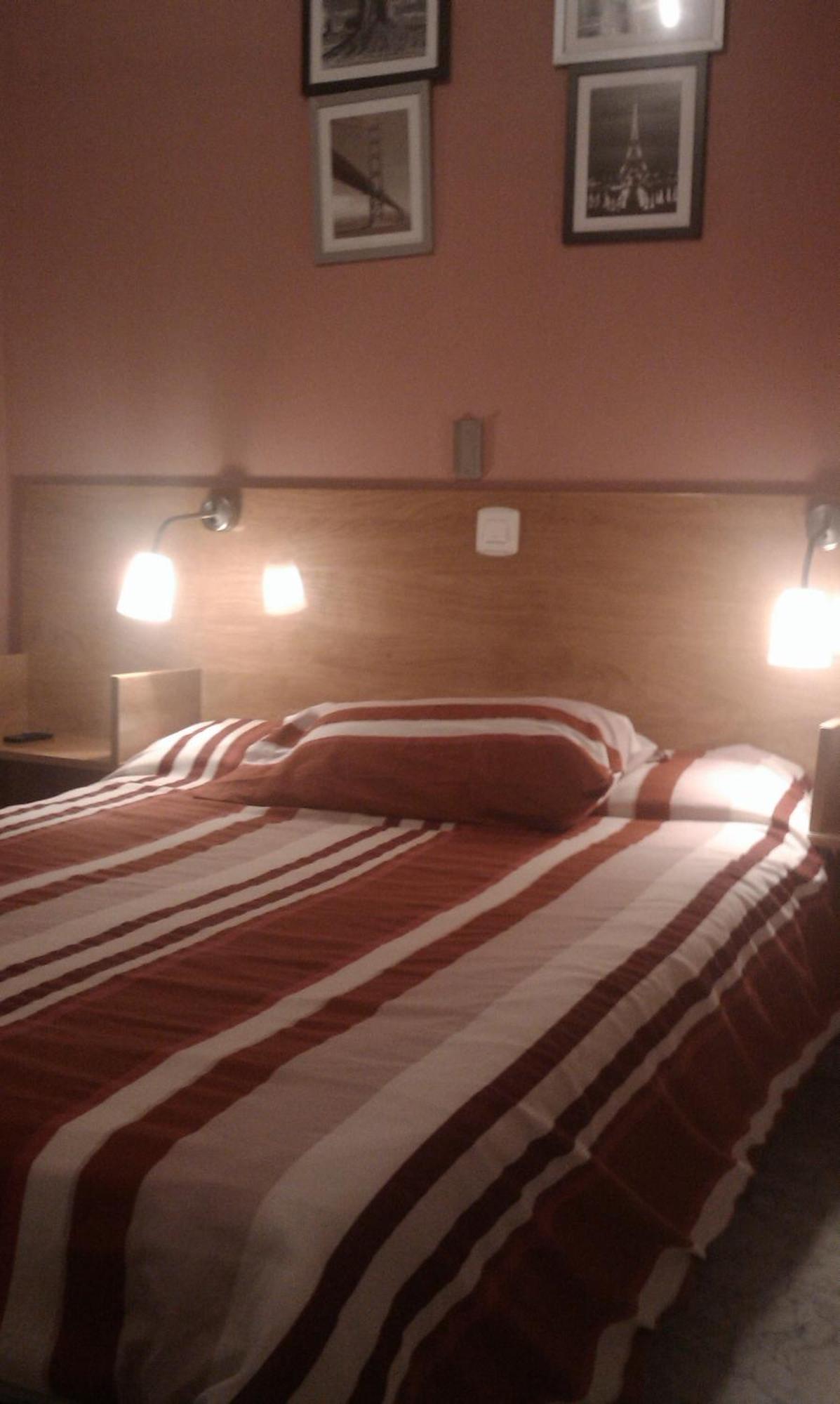 Caces Hostal Neptuno מראה חיצוני תמונה