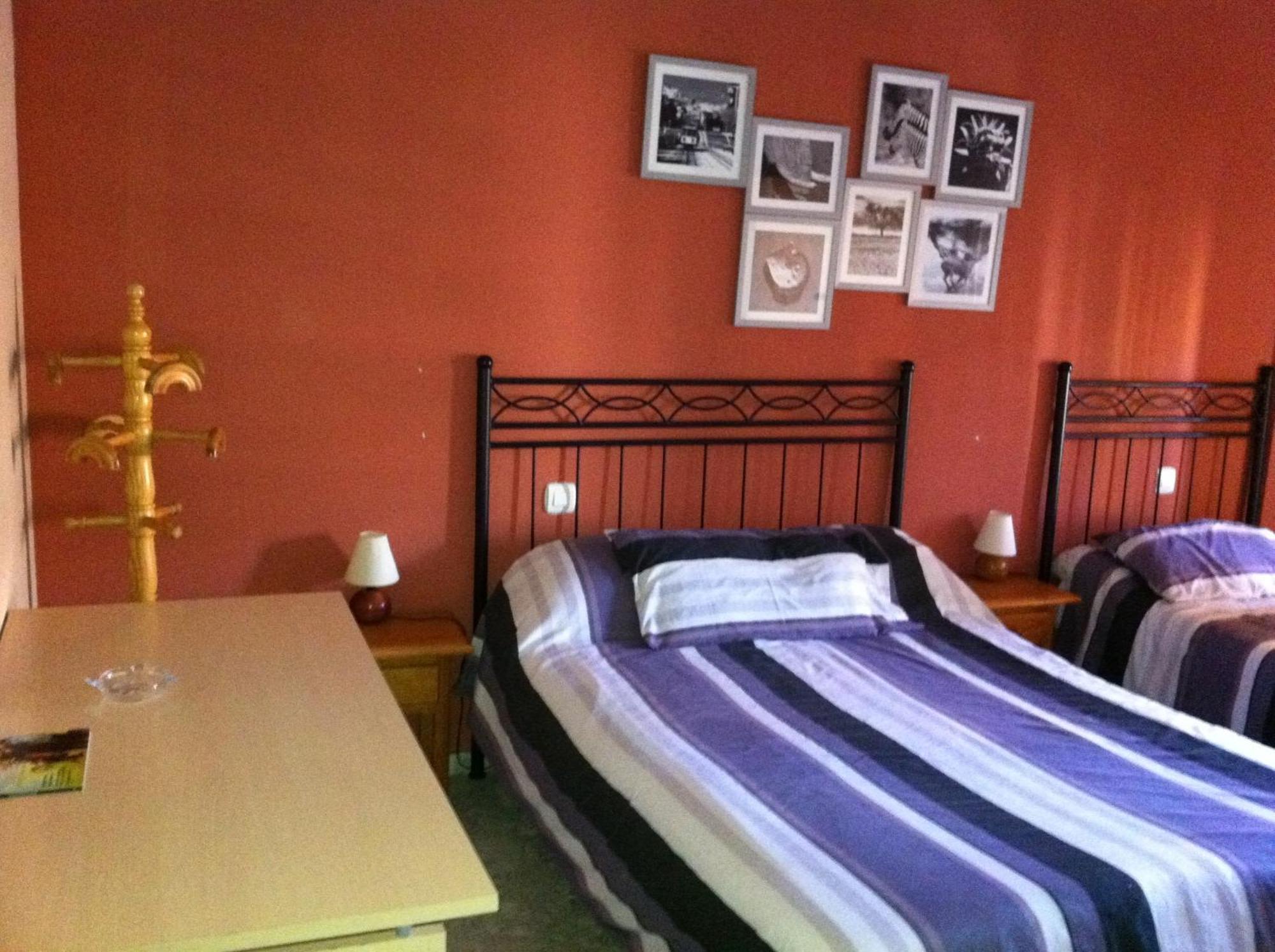 Caces Hostal Neptuno מראה חיצוני תמונה