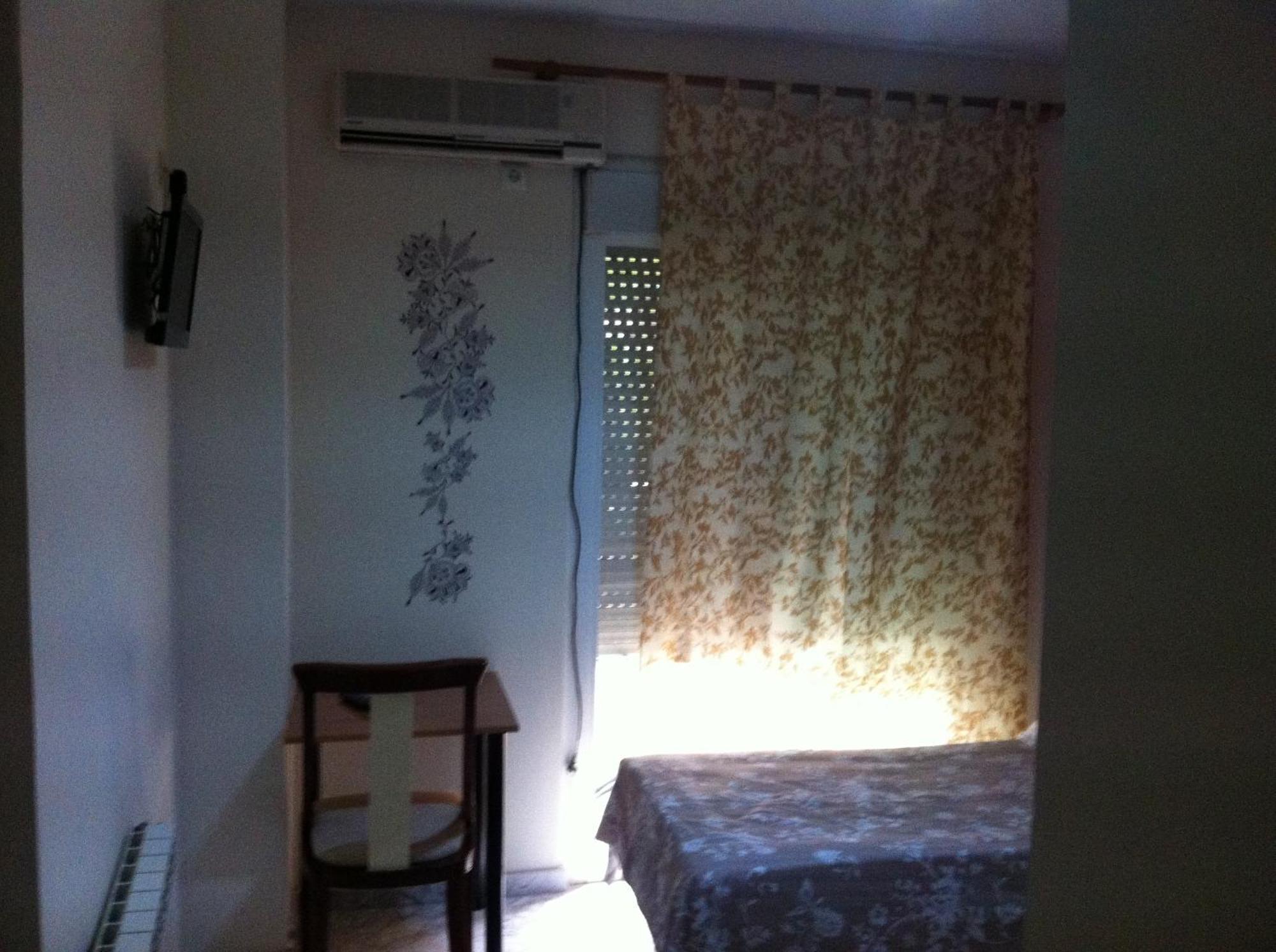 Caces Hostal Neptuno מראה חיצוני תמונה