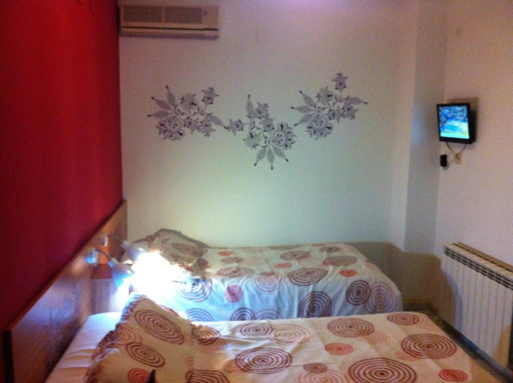 Caces Hostal Neptuno חדר תמונה