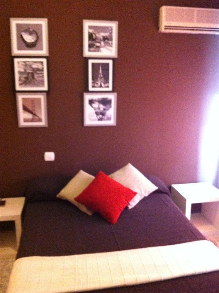 Caces Hostal Neptuno מראה חיצוני תמונה