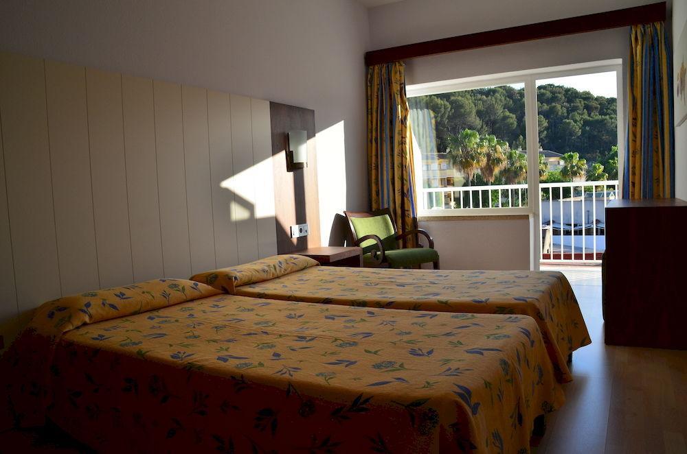 Caces Hostal Neptuno מראה חיצוני תמונה