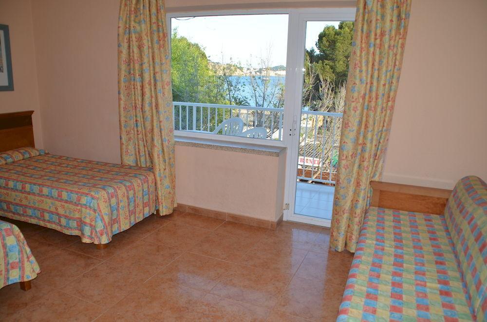 Caces Hostal Neptuno מראה חיצוני תמונה