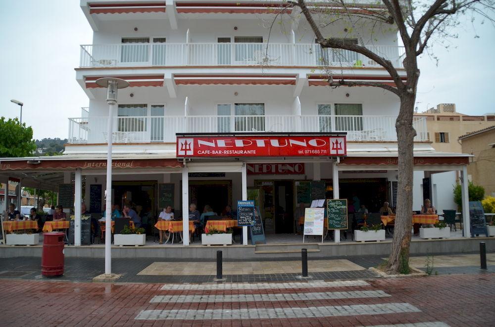 Caces Hostal Neptuno מראה חיצוני תמונה