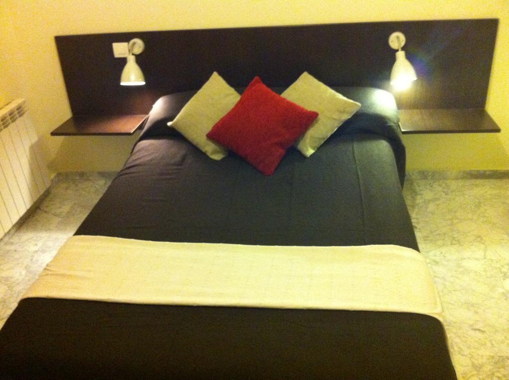 Caces Hostal Neptuno מראה חיצוני תמונה