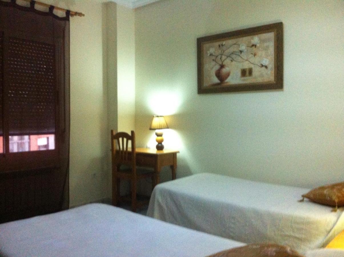 Caces Hostal Neptuno חדר תמונה